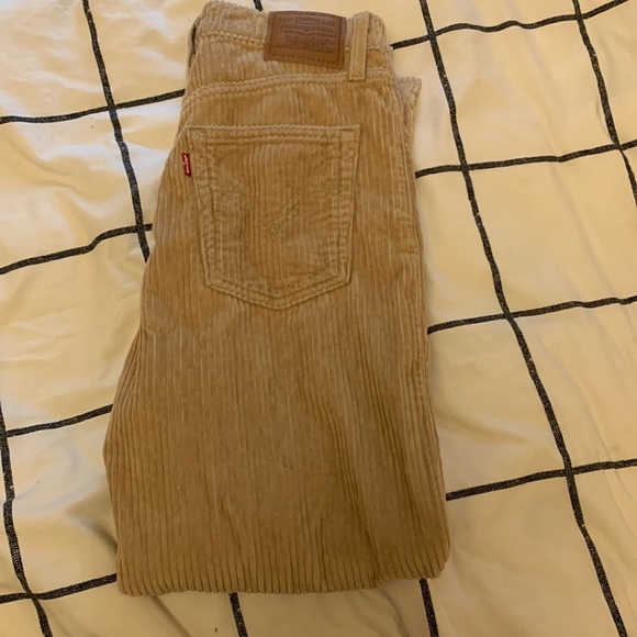 Levi’s corduroy rib cage straight ankle pants!🤎 - Picture 3 of 6
